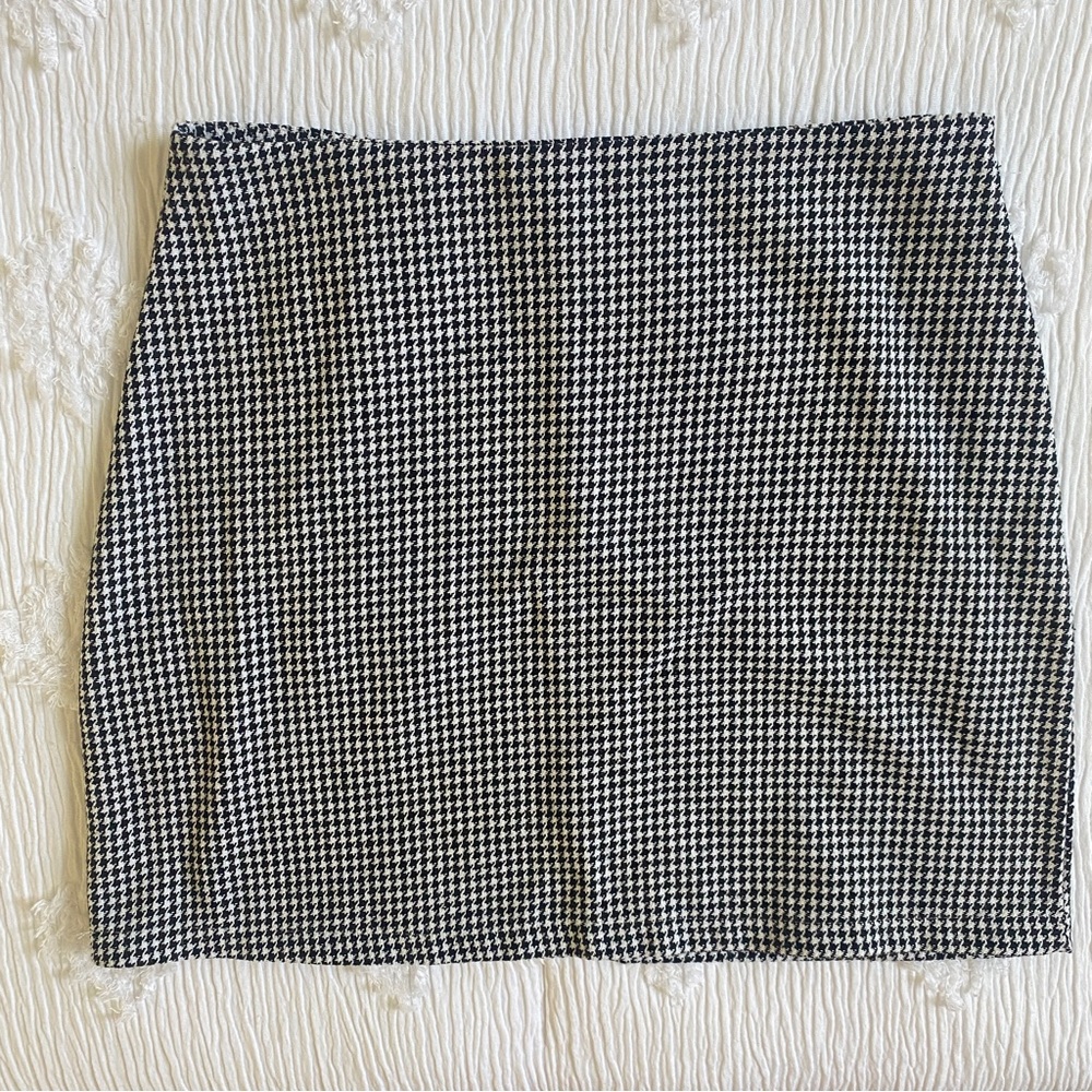 Gingham Mini Skirt (M) - Shein - Picnic Perfect!
